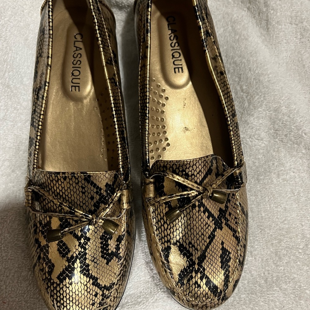 Women Shoes - Picture 5 of 5